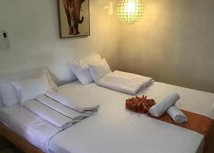 Cuestas And Restaurant Resort *