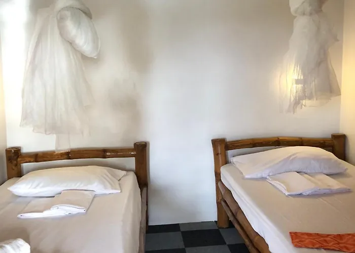 Cuestas And Restaurant Badian