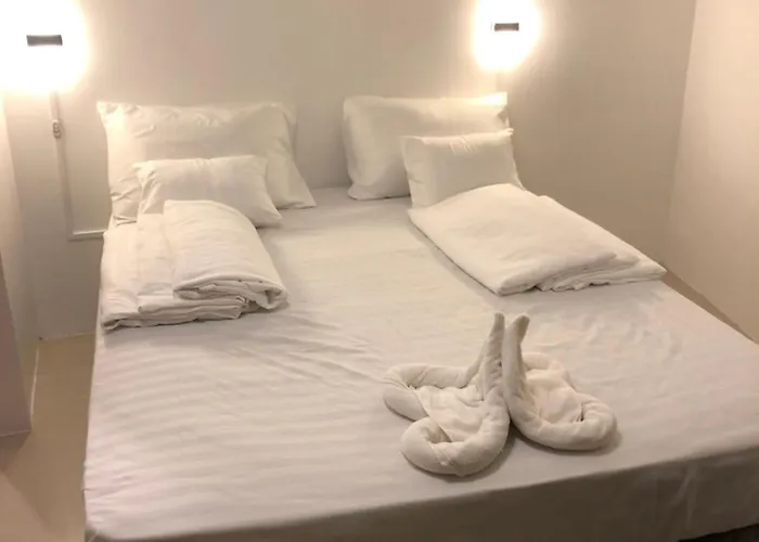 Cuestas And Restaurant Resort *